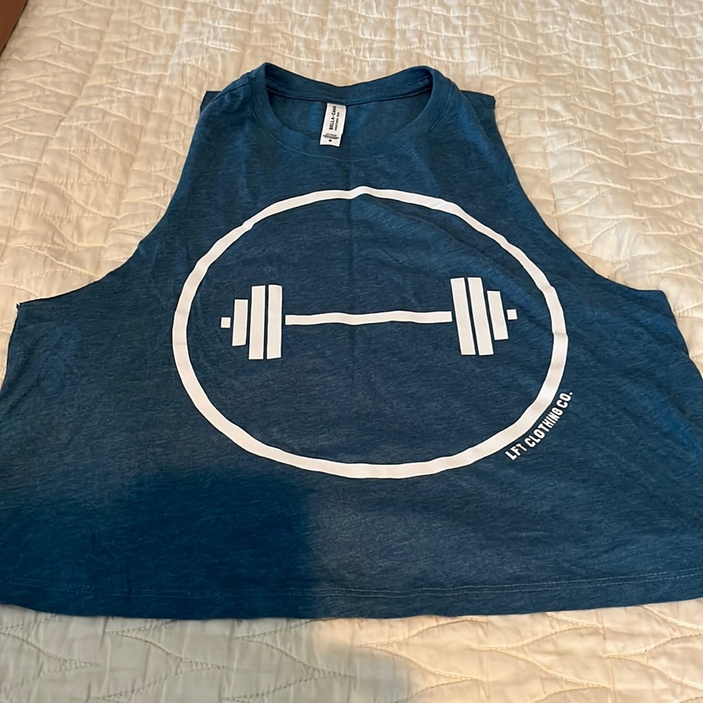 Crop muscle tee